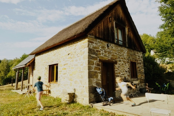 PV de signification de l’huissier et NOM du destinataire sur la boîte aux lettres