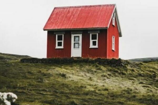 Le débiteur saisi peut-il s’opposer à ce que l’huissier prenne des photographies de son immeuble?